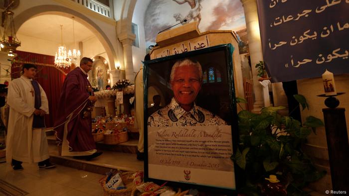 60 زعيما يحضرون جنازة مانديلا والملايين يصلون على روحه أخبار Dw عربية أخبار عاجلة ووجهات نظر من جميع أنحاء العالم Dw 08 12 2013