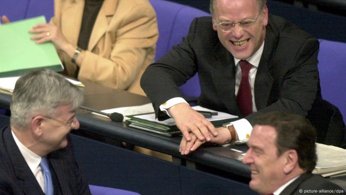 Abstimmung im Bundestag über Afghanistan-Einsatz der Bundeswehr am 22.12.2001