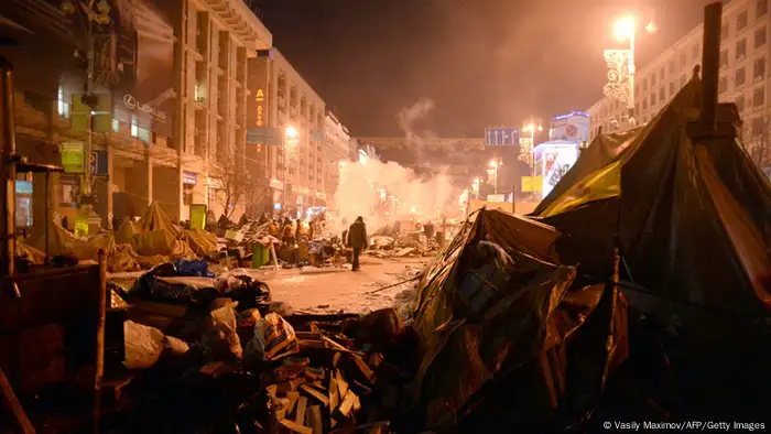 Zelte nach der Polizeiaktion in der Nacht zum 11. Dezember in Kiew (Foto: AFP/Getty Images)