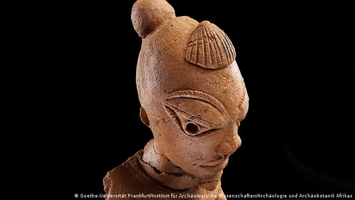 Skulpturen der Nok-Kultur Terrakottafigur Pangwari E in Nigeria