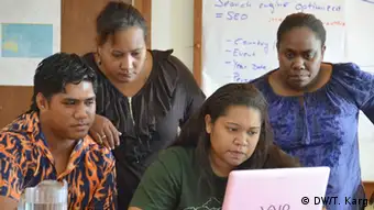 Teilnehmer des Multimedia-Workshops Reporting Climate Change der DW Akademie auf Fidschi (Foto: DW Akademie/Thorsten Karg).