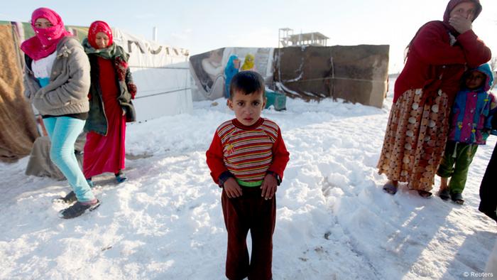 Nahost Schnee syrische Flüchtlinge in Arsal Libanon