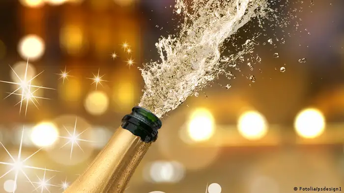 Symbolbild Champagner Sekt Korken Flasche Silvester