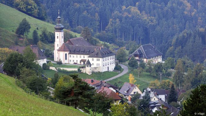 Blick auf das Kloster St. Ulrich in Bollschweil Schwarzwald