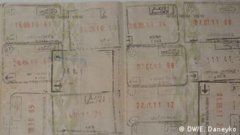 Страница из паспорта со штампами о пересечении границы