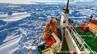 MV Akademik Shokalskiy research ship