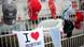 Seguidores de Schumacher expresan solidaridad con su ídolo. Seguidores de Schumacher expresan solidaridad con su ídolo.