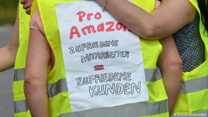 Weste eines Demonstranten (Foto: picture-alliance/dpa)