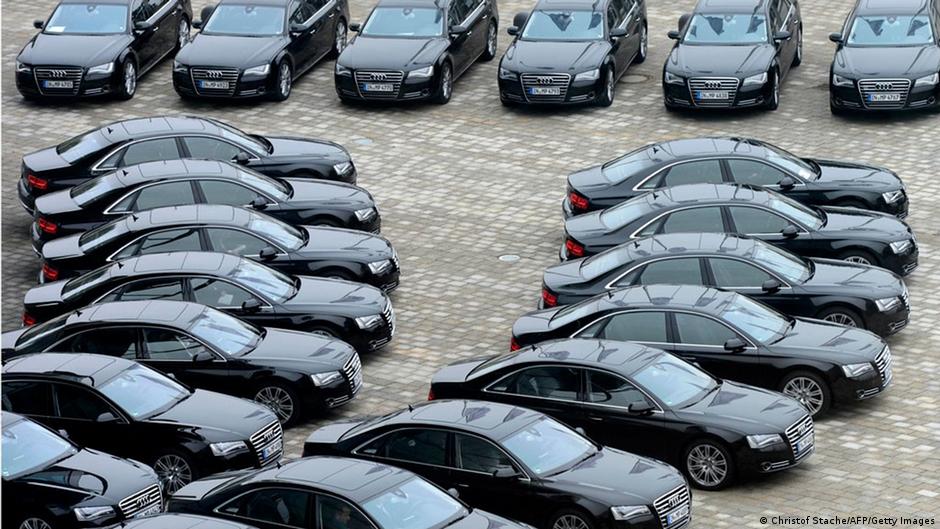 В ФРГ и Австрии прошли обыски по делу о поставках в Россию подсанкционных автомобилей