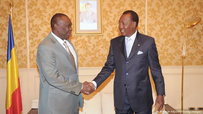 Le président tchadien Idriss Déby (droite) était accusé de soutenir Michel Djotodia (gauche) leader de la coalition Seleka