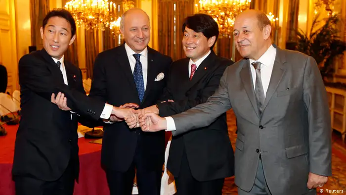 Der japanische Außenminister Fumio Kishida in Frankreich