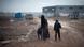 Syrien Frau mit Kindern im Flüchtlingslager Bab al-Salam Syrien Frau mit Kindern im Flüchtlingslager Bab al-Salam