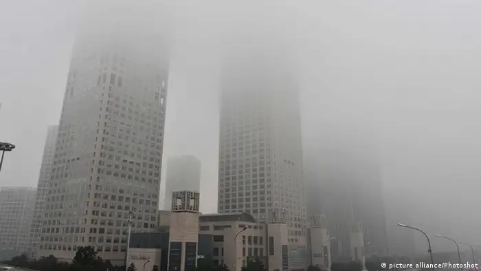Smog China Peking Stadt Symbolbild Umweltverschmutzung Luftverschmutzung Asien