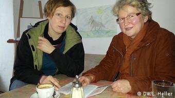 Susann Worschech (l.) und Petra Lafrenz (Foto: DW/Lydia Heller)