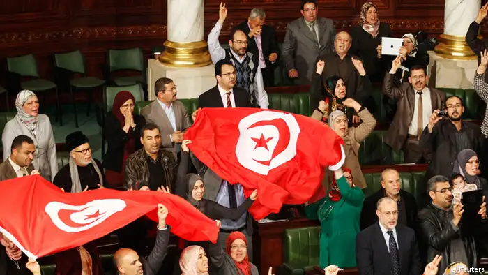 Tunesien neue Verfassung Parlament Flagge Tunis