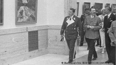 Hitler und Göring in the House of German Art in 1937 (Photo: Bundesarchiv, Bild 183-C10110/CC-BY-SA)