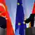 Die Außenminister Steinmeier und Davutoglu vor Flaggen ihrer Länder (Foto: rtr)
