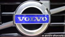 Ein Logo der Automarke Volvo aufgenommen am 14.01.2014 bei der North American International Auto Show (NAIAS) im Cobo Center Detroit (Michigan) Foto: Uli Deck/dpa Nachricht: Lkw-Bauer Volvo streicht 4400 Jobs weltweit