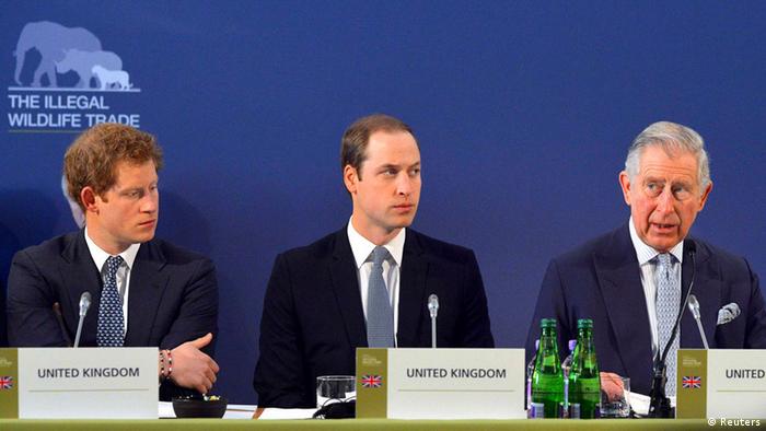 Prinz Charles(re.), Prince Harry (li.) und Prinz William