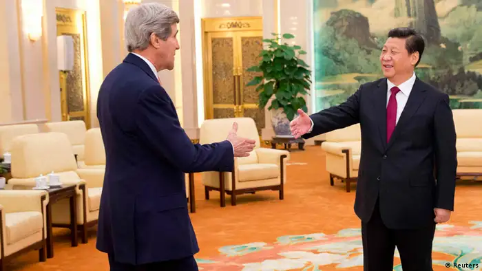 John Kerry mit Xi Jinping in China