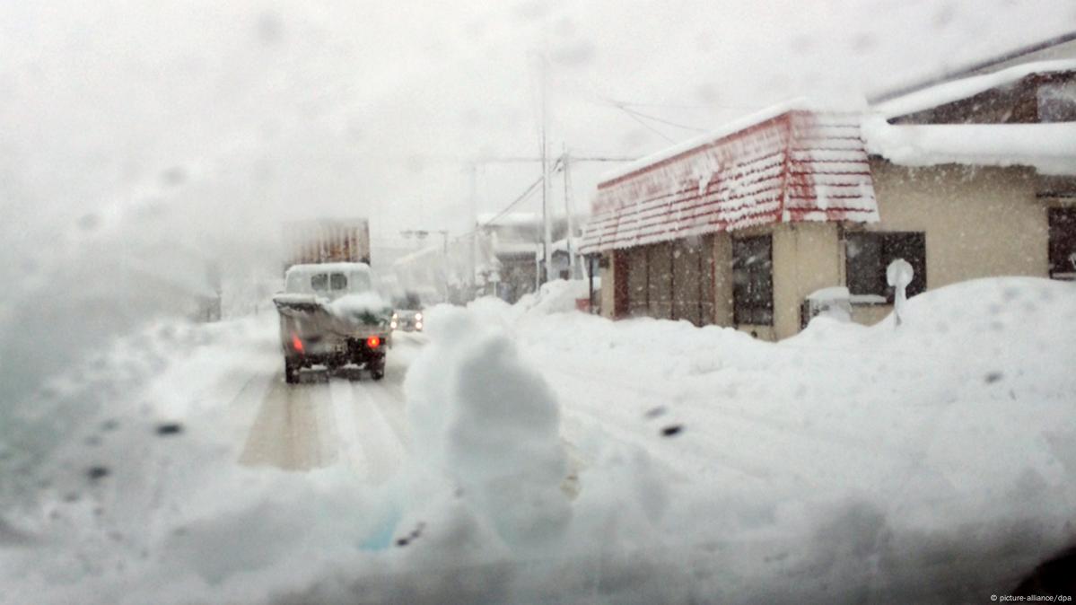 Snowstorm in Tokyo disrupts road, rail and air transport