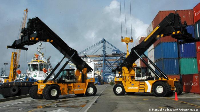 Kolumbien Containerhafen Cartagena Archiv 2012 (Manuel Pedraza/AFP/GettyImages)