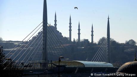 Турската дирекция по религиозните въпроси Дианет трупа милиони от разнообразен