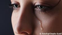 لماذا يبكي الإنسان؟ العلماء يحددون خمسة أسباب للدموع