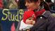 Studentin Kind Baby Rückentrage Hörsaal studieren mit Kind Studentin Kind Baby Rückentrage Hörsaal studieren mit Kind