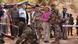 Bundesverteidigungsministerin Ursula von der Leyen mit Soldaten in Mali - Foto: Joe Penney Bundesverteidigungsministerin Ursula von der Leyen mit Soldaten in Mali - Foto: Joe Penney