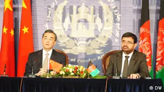Wang Yi Außenminister China zu Besuch in Kabul und Zarar Ahamad Osmani