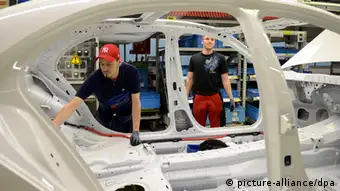 S-Klasse Produktion bei Mercedes-Benz pixel