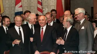 Audioslideshow Helmut Kohl Kohl Zwei-plus-Vier-Mächte Schewardnadse