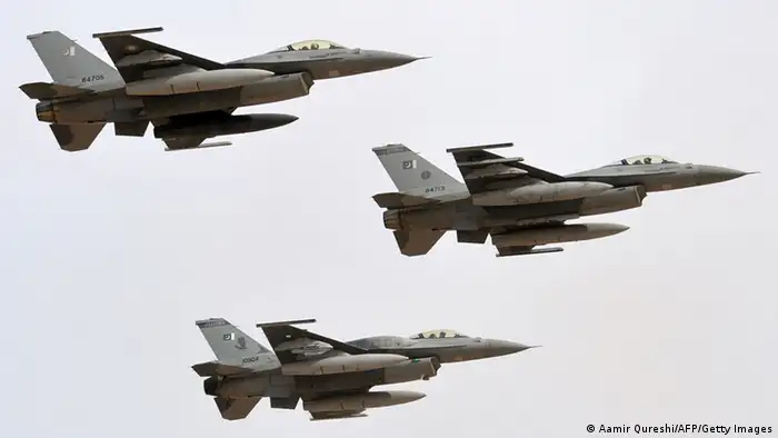Pakistanische Kampfjets F-16