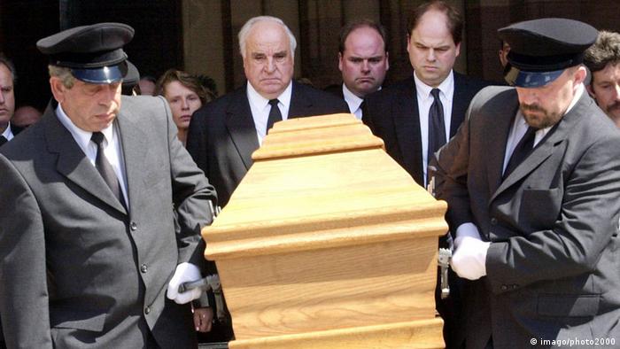 Audioslideshow Helmut Kohl Begräbnis Hannelore Kohl