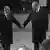 Händedruck von Kohl und Mitterrand in Verdun (Foto: dpa)