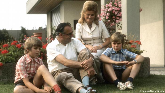 Гельмут Коль с семьей