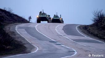Ukraine Russland Konflikt Krim Panzer 4.3.14
