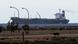 Der Tanker unter nordkoreanischer Flagge im Hafen von Sidra (Foto: Reuters) Der Tanker unter nordkoreanischer Flagge im Hafen von Sidra (Foto: Reuters)
