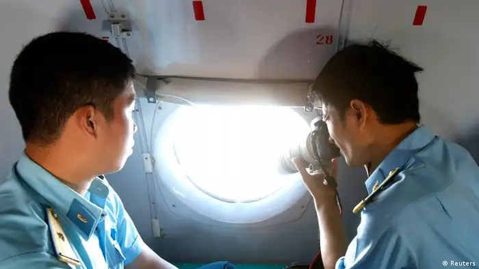 Vermisstes Flugzeug Malaysia China Suche 10.03.2014