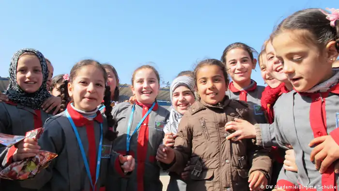 Syrische Flüchtlingskinder an der türkisch-syrischen Grenze (Foto: DW Akademie/Birgitta Schülke).
