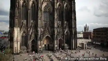 Cologne Cathedral's biggest bell silent for Christmas – DW – 10/27/2017