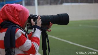 Dooz journalists reporting on a soccer game in Hebron (photo: DW Akademie/Abed Othman)