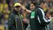 Schiedrichter Deniz Aytekin schickt BVB-Coach Jürgen Klopp (l.) auf die Tribüne (Foto: REUTERS/Ina Fassbender) Schiedrichter Deniz Aytekin schickt BVB-Coach Jürgen Klopp (l.) auf die Tribüne (Foto: REUTERS/Ina Fassbender)