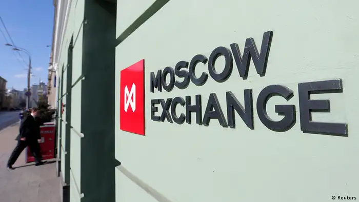 Russland Wirtschaft Börse in Moskau Logo Gebäude