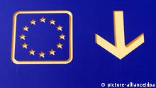 ARCHIV - Ein Cafe und Bistro mit Namen Schengen wirbt am 22.10.2013 in Bukarest in (Rumänien) mit einem Logo der EU. Mit dem neuen Jahr sind auch die letzten Job-Schranken für Rumänen und Bulgaren in der Europäischen Union gefallen. Schon ist von Armutszuwanderung die Rede. Brüssel verteidigt die Öffnung. In Deutschland bleibt das Streitthema auf der Agenda. Foto: Jens Kalaene/dpa (zu dpa Offene Arbeitsmärkte führen zu neuen Spannungen in Europa vom 02.01.2014) +++(c) dpa - Bildfunk+++