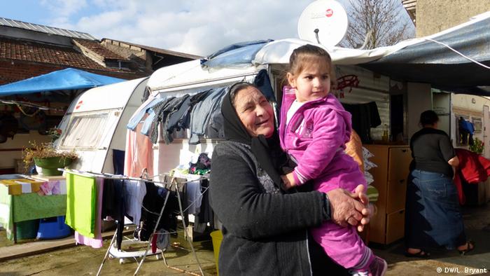 Amnesty Prangert Gewalt Gegen Roma An DW Deutsch Lernen
