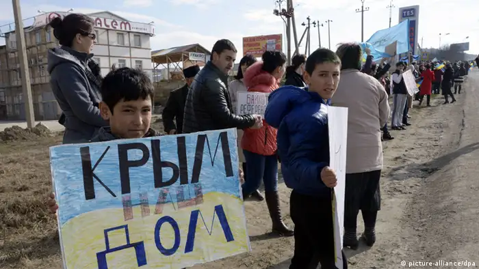 Eine Protestaktion von Krimtataren am 14 März 2014.