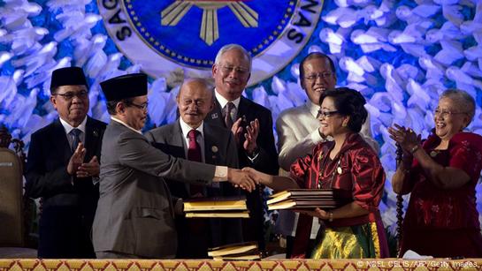 Historic Philippine peace deal – DW – 03/27/2014