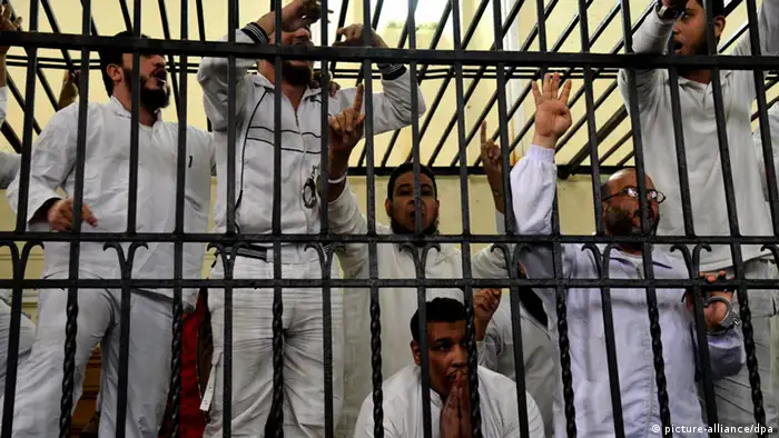 Gericht in Alexandria verurteilt zwei Mursi-Anhänger zu Tod